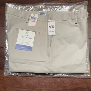Dockers Men’s Relaxed Signature Khakis - 40 x 36